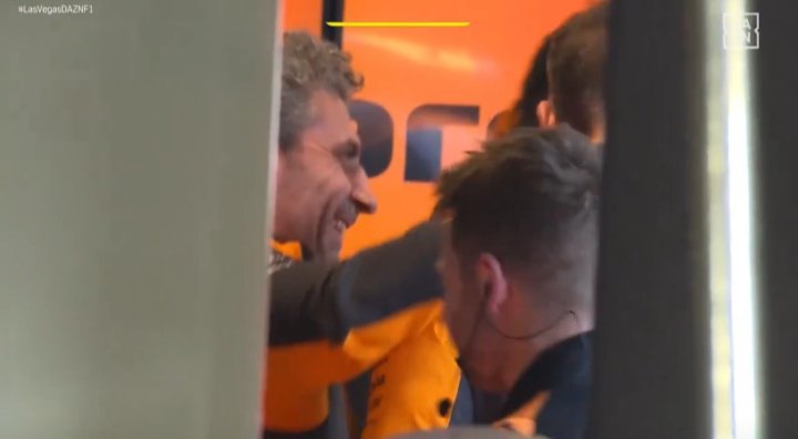 te voy a borrar la sonrisa de un disparo en las bolas hijo de puta tano de mierda todo esto es culpa tuya que todo el sufrimiento de tus pilotos y sus fans se te triplique narigón choto