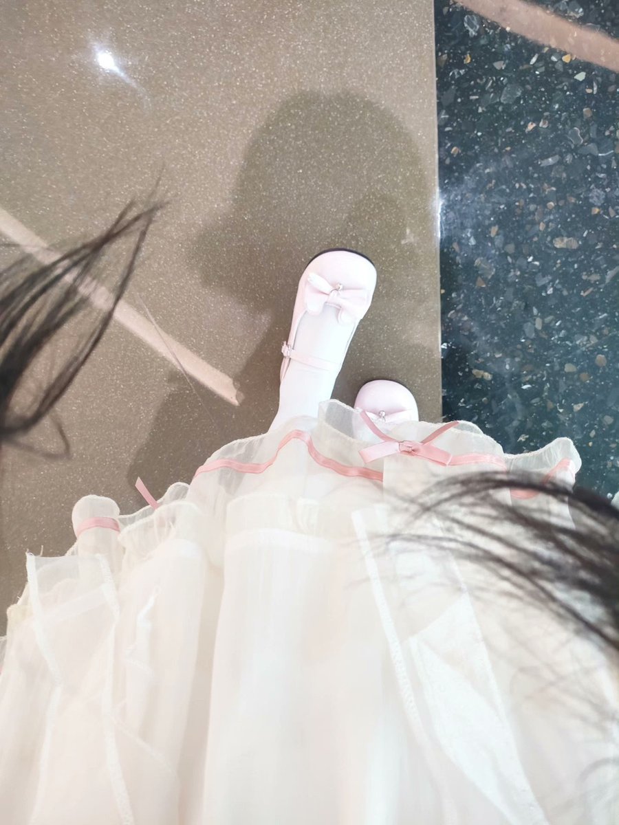 mochen234's tweet photo. 甲流好了，一个月没收拾的鞋子又屯了一大堆，在搞次活动吧，反正还是lo鞋皮鞋付邮送，转发评论关注这条推文，直接私信我。送完删，还在就是还有。 https://t.co/XuGTeUSjaZ