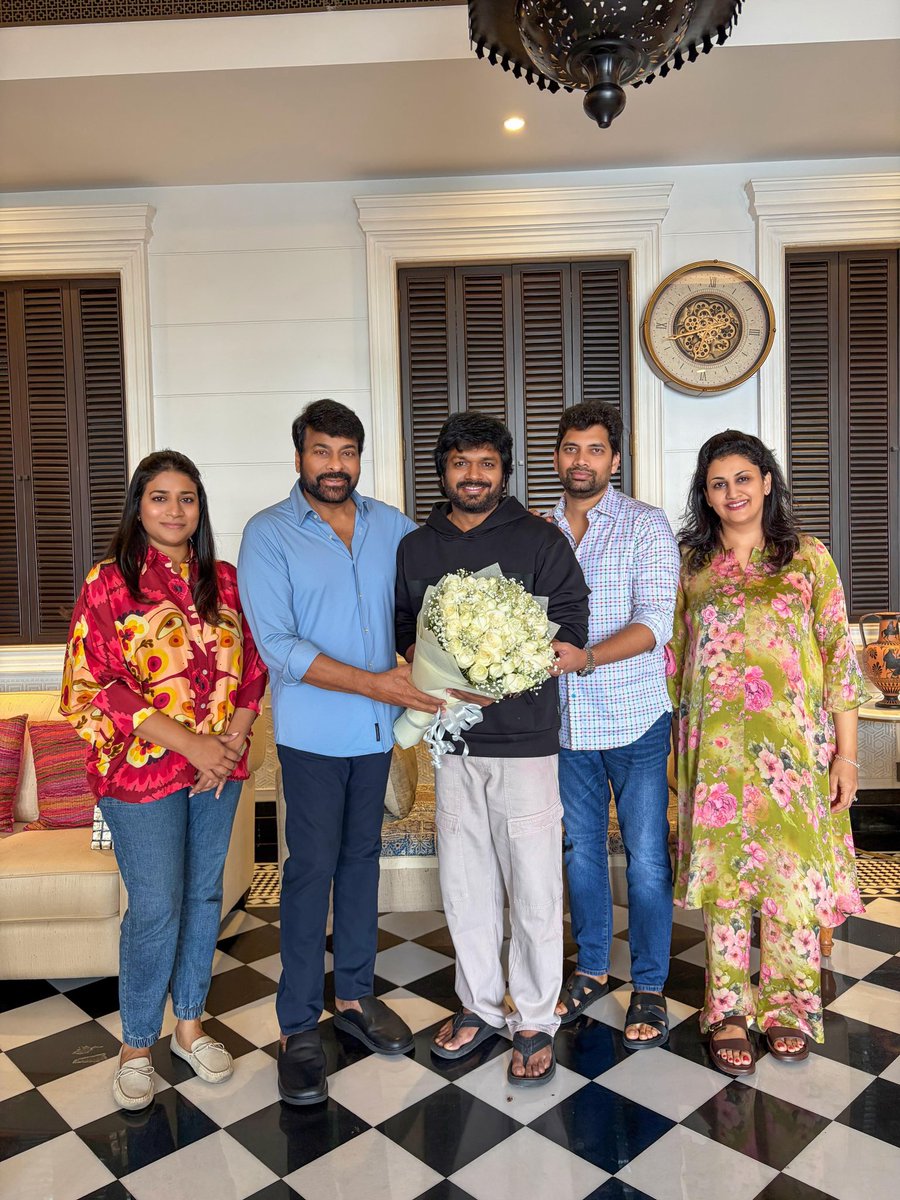 idlebraindotcom's tweet image. Megastar wishes Hit Machine Anil Ravipudi on his birthday!!

Their combination film #ManaShankaraVaraPrasadGaru is releasing for Sankranthi 2026.
