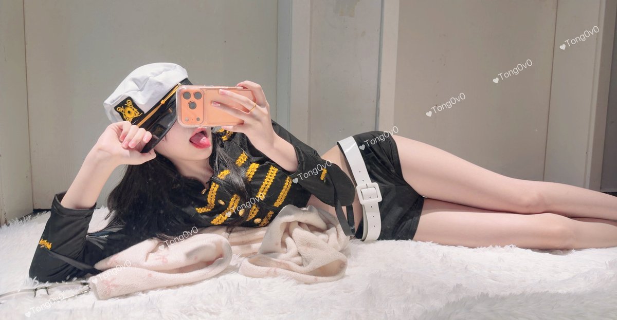 双手举起来
#女警 #制服诱惑