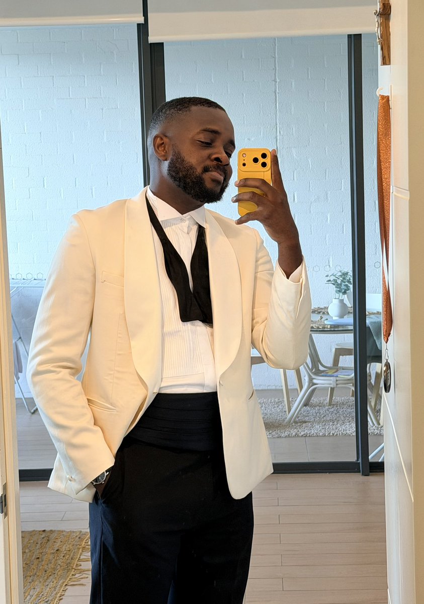 AlchemlcaI's tweet photo. And as long as I got my suit and tie... https://t.co/KwDpCmCxQk