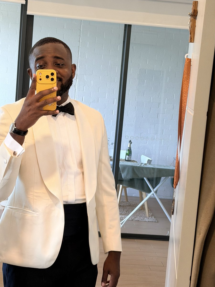AlchemlcaI's tweet photo. And as long as I got my suit and tie... https://t.co/KwDpCmCxQk