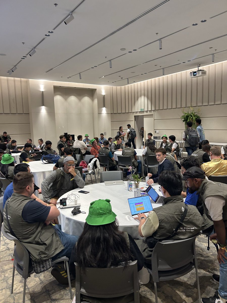 amitkumar0331's tweet image. This was @EFDevcon 2024 in BKK was volunteering &amp;amp; discussing what if can happen in India 🇮🇳 

Great to see that #devcon is coming to India 🚀⚡️

Welcome all Web3 folks around the world 🌍