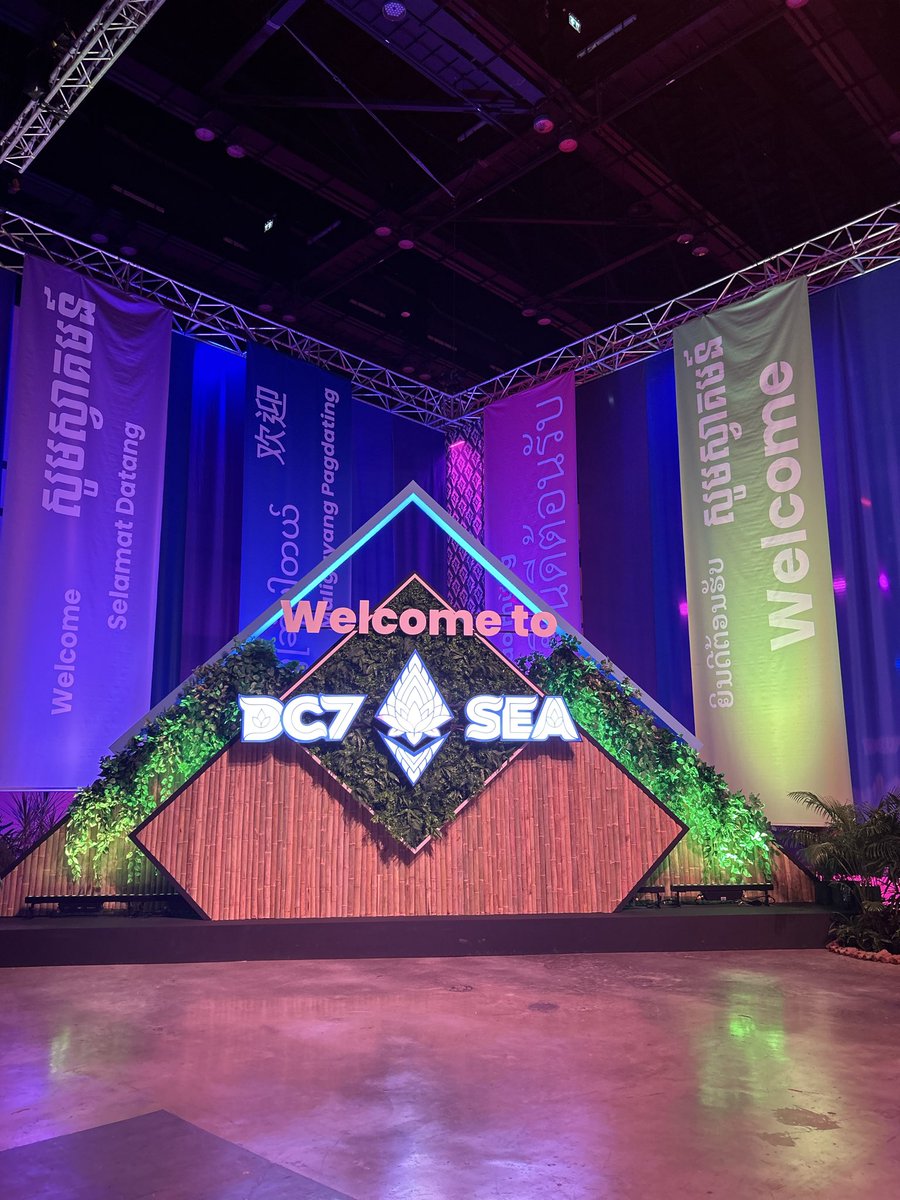 amitkumar0331's tweet image. This was @EFDevcon 2024 in BKK was volunteering &amp;amp; discussing what if can happen in India 🇮🇳 

Great to see that #devcon is coming to India 🚀⚡️

Welcome all Web3 folks around the world 🌍