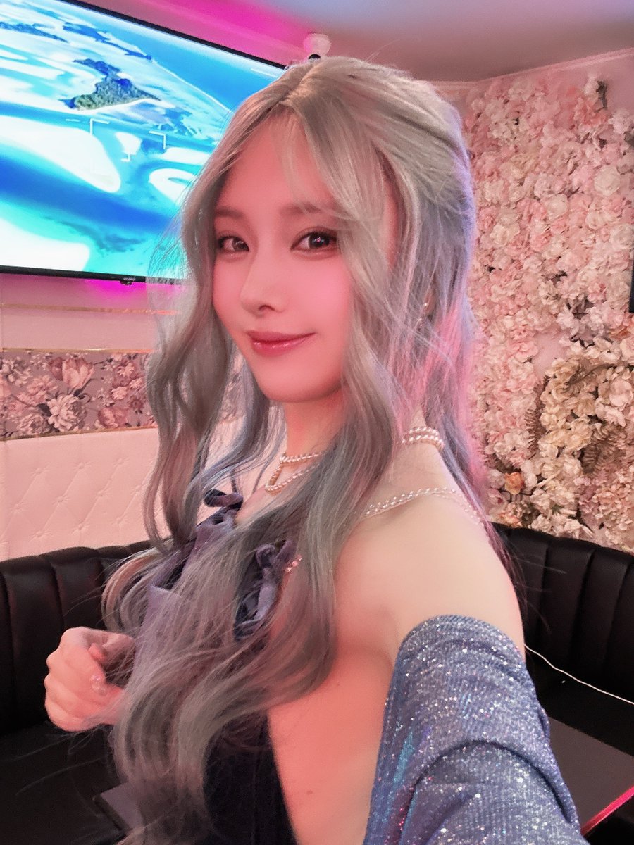 今日は私の好きなブルーのドレス🩵
生誕祭２日目です

最初で最後になるかもしれません
みんなと素敵な思い出にしたいです🌃