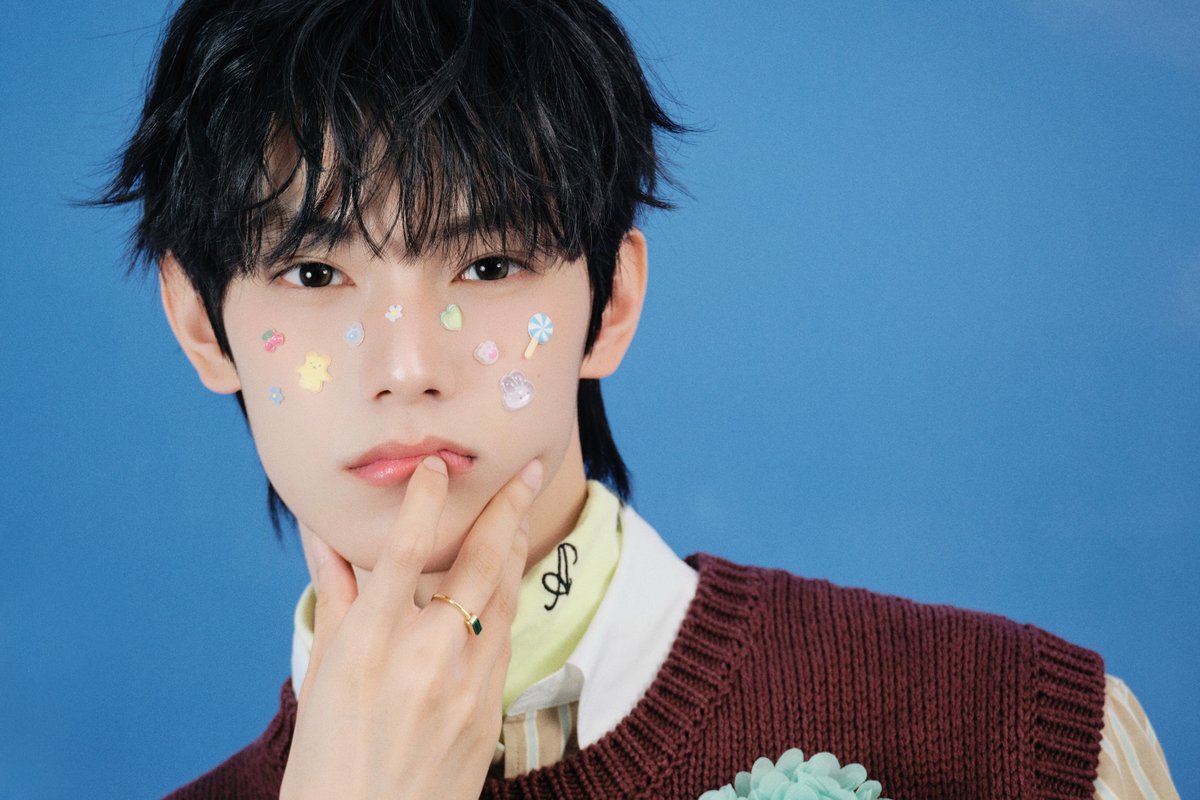 cliyu_official's tweet image. ⠀
˚   ✨    ｡˚      ˚ 
˚  ₊   _/﹋\_   ₊  ✨    
  ✨૮( ᵔ ᗜᵔ )ა     ｡  
₊˚｡    c(“)(“)   ₊ ˚ 

2025. 12. 03 6PM (KST)
CHUEI LI YU SINGLE ALBUM 
┊
☆ 𝑺𝑾𝑬𝑬𝑻 𝑫𝑹𝑬𝑨𝑴 : CONCEPT PHOTO #1 (SWEET ver.)

#최립우 #CHUEILIYU 
#SWEET_DREAM