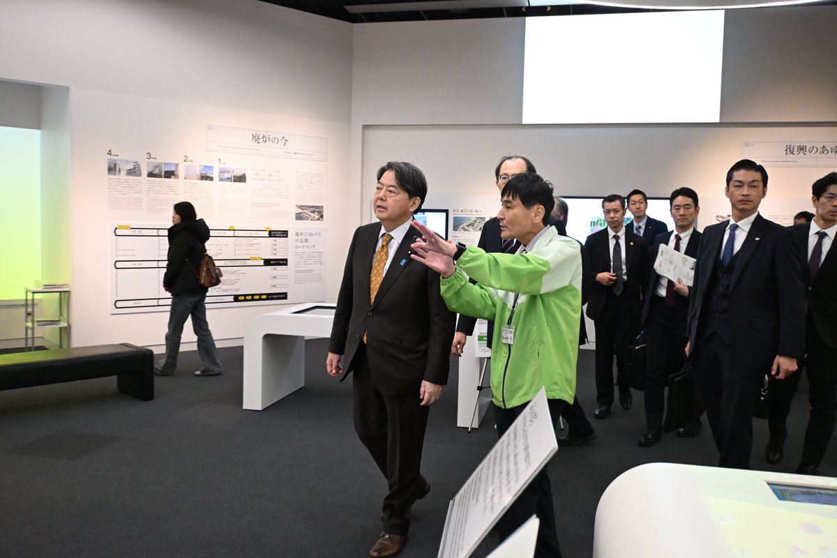 #福島伝承館 を視察された林芳正 総務大臣は「事故の直後の混乱した時期から時間がたって、徐々にわかってきたこともあり、今後の教訓として伝えることは大切ですね」と話されました。

#東日本大震災　#福島県　#双葉町