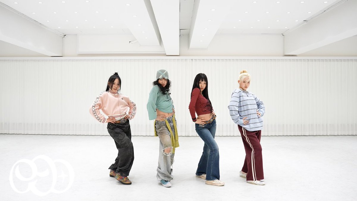 VVUP (비비업) ‘Super Model’ Dance Practice

🔗youtu.be/1JvcW1mj0GM

#VVUP #비비업
#SuperModel #VVON
#킴 #팬 #수연 #지윤
#Kim #Paan #Suyeon #Jiyoon