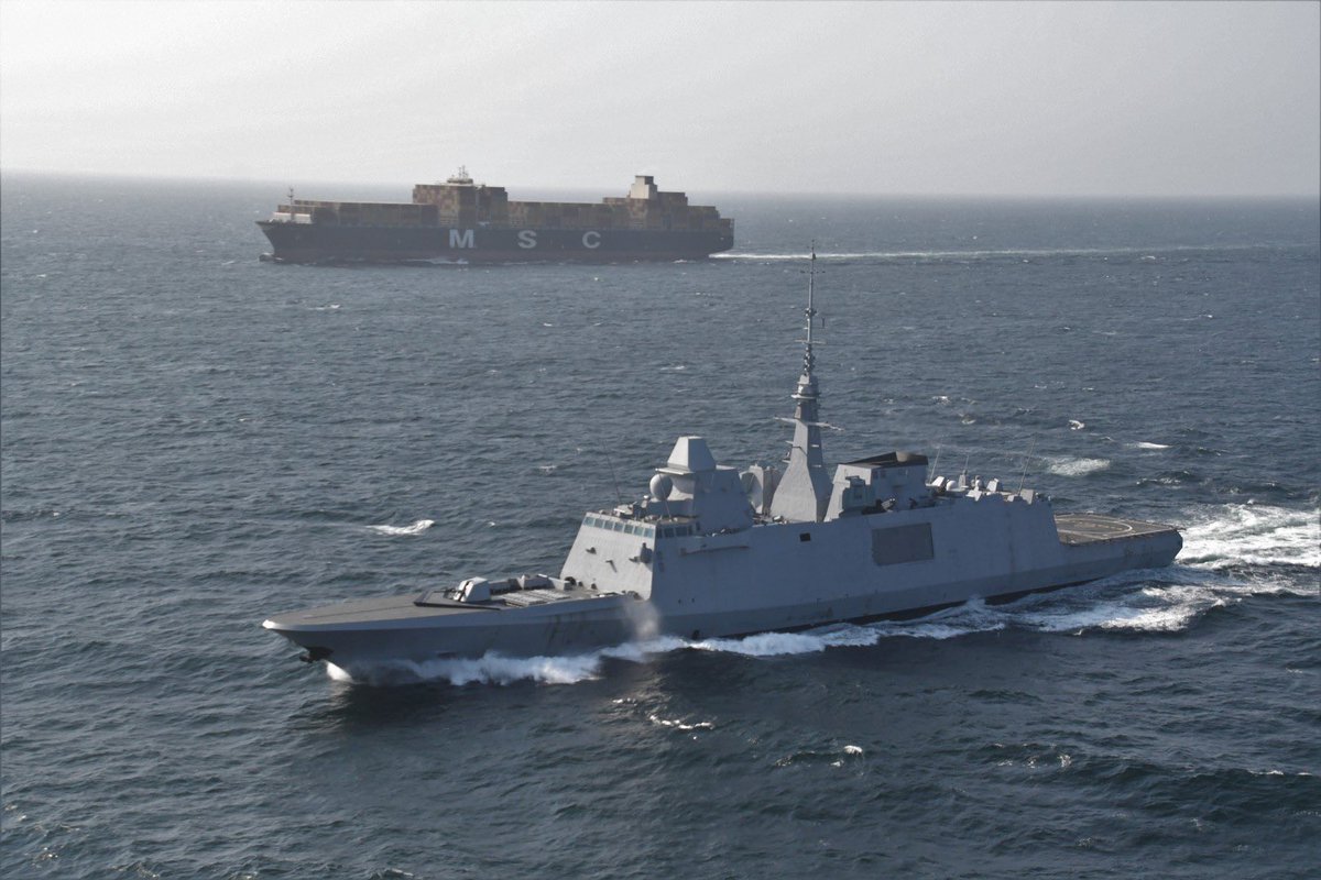 FrenchForces's tweet image. 📍Gulf of Aden | French Navy standing for maritime security and freedom of navigation in a tension area🛡️
 
⚓ Civilian ships regularly accompanied by 🇫🇷 destroyers
 
🛡️Military capabilities fit for struggling on- and above- the sea threats