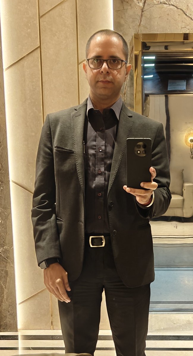 HKAhemant's tweet photo. The Day Kindness Won (And I Didn’t 😜)

I was waiting for my turn to check in at a hotel in a metro city. Just two people between the front desk and me. Should have been quick… or so I thought. 😅

1/n https://t.co/oWay0uIx9g