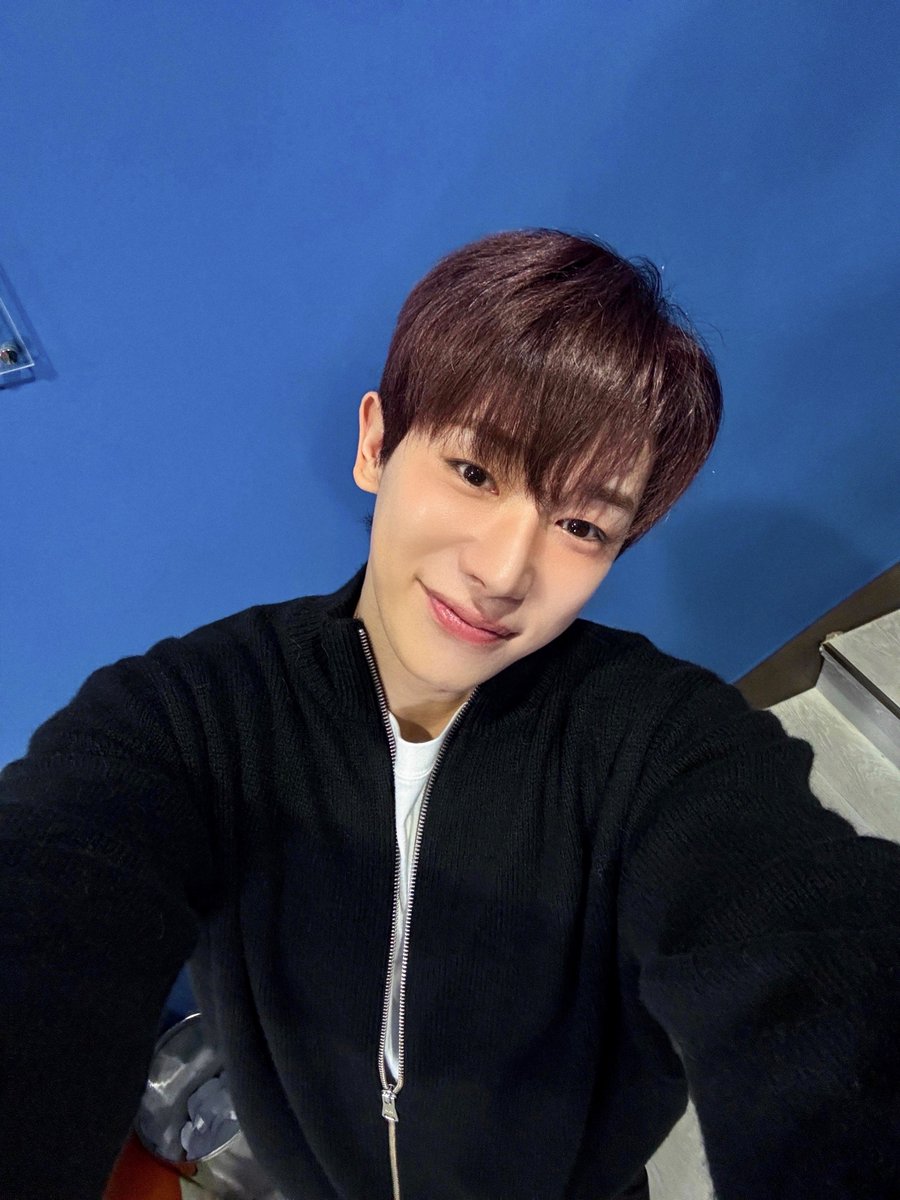 official__wonho's tweet image. 이번주도 위니덜과 즐겁게 마무리~~
위니들 고생 많았고 저녁 맛있는 거 먹어!!

#원호 #WONHO