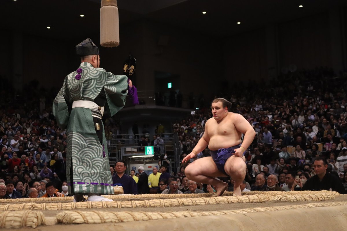 sumokyokai's tweet image. ＜安青錦初優勝！＞

優勝決定戦で豊昇龍に勝ち、１２勝３敗で初優勝を決めました。

#sumo #相撲 #十一月場所 #九州場所 ＃安青錦