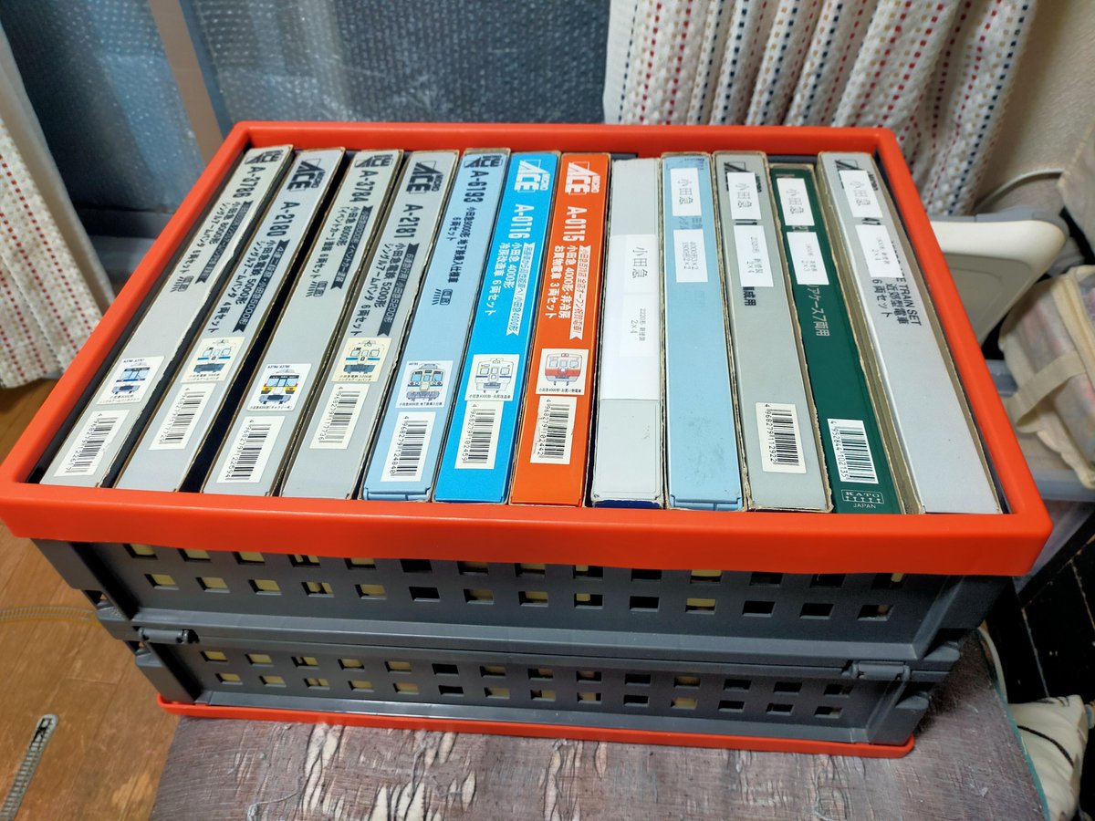 muratakec's tweet image. 検査官(次男坊)に眠っている模型の強制検査を受けています(笑)

合格するかな・・・