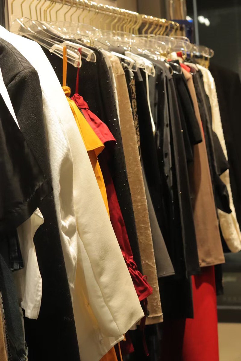 Ada902213's tweet image. 现在是我的养老生活 哼
我准备三十岁以后再努力
谁赞成谁反对 哈哈哈哈哈哈