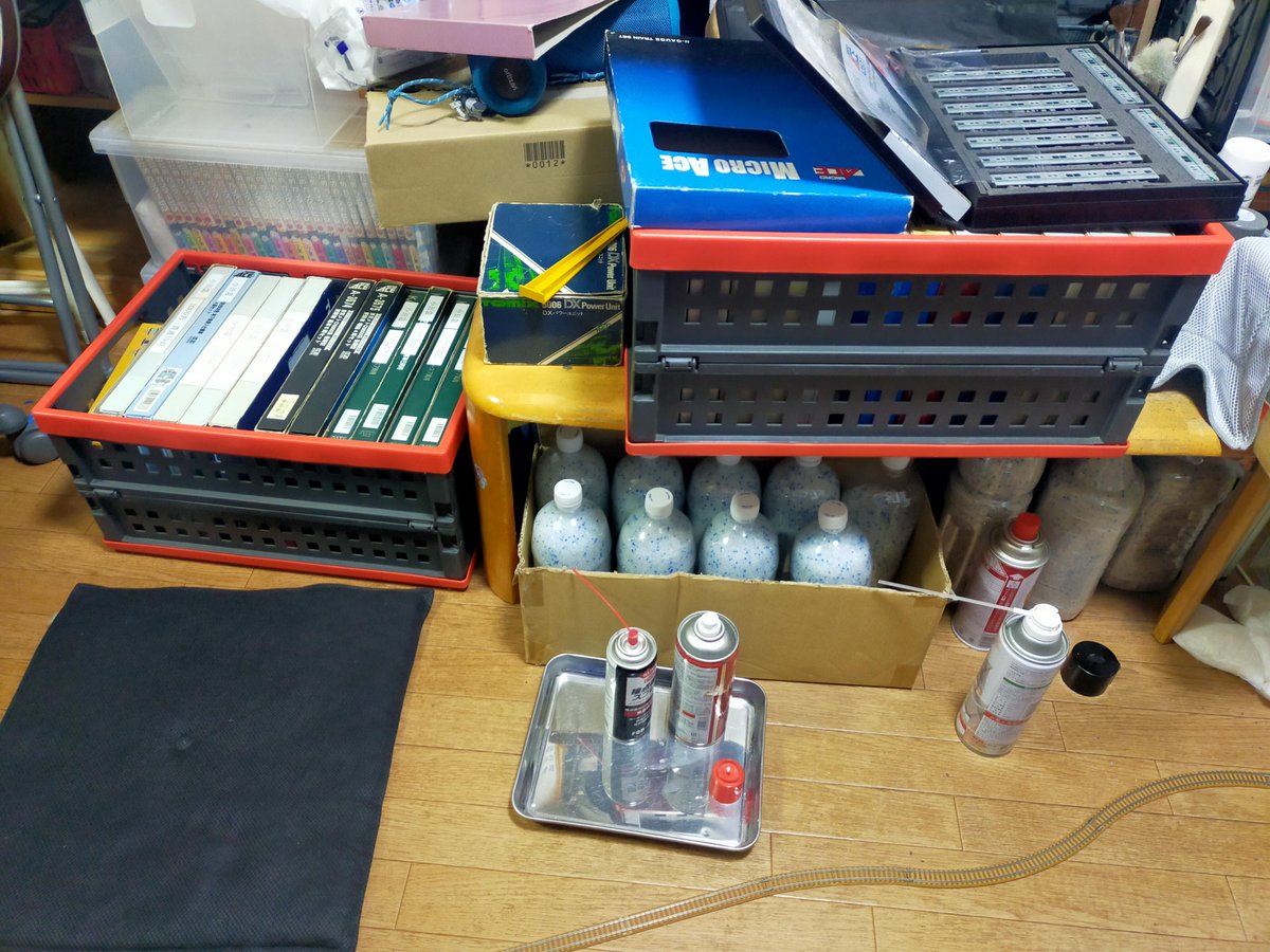 muratakec's tweet image. 検査官(次男坊)に眠っている模型の強制検査を受けています(笑)

合格するかな・・・