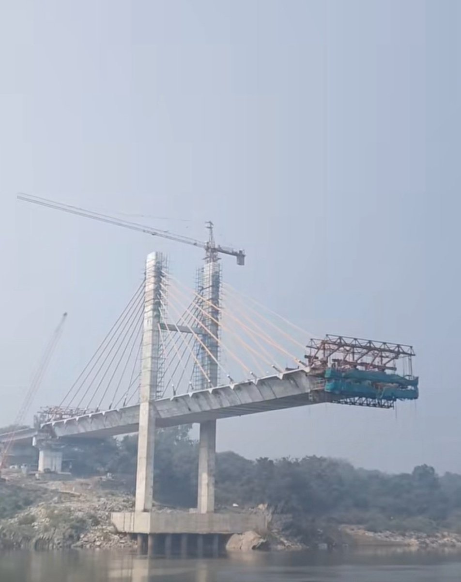 🌉Lamheta Ghat to New Bhadaghat Cable Stay bridge taking shape.

This bridge is was expected to complete in 2023 but is finally picking up pace after being delayed for 3 years.