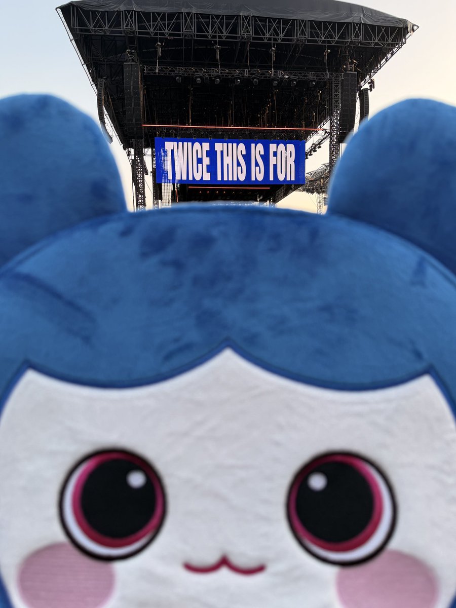 Huan0911's tweet photo. #TWICE_THISISFOR_WORLD_TOUR https://t.co/MZ7AVpWIqL