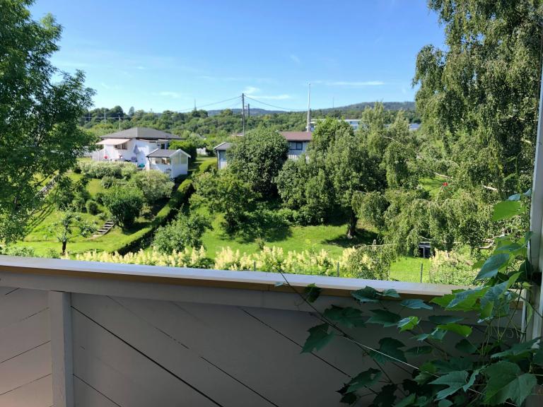 husleieno's tweet image. 🏡 Lys og trivelig 3-roms leilighet på Vestgrensa i Oslo! Delvis møblert, balkong og utsikt mot kolonihagen og Holmenkollen. Kun 19000,- kr/mnd. Se den på Husleie.no eller kontakt utleier på . #boligtilleie #Oslo tinyurl.com/4z7j3tja