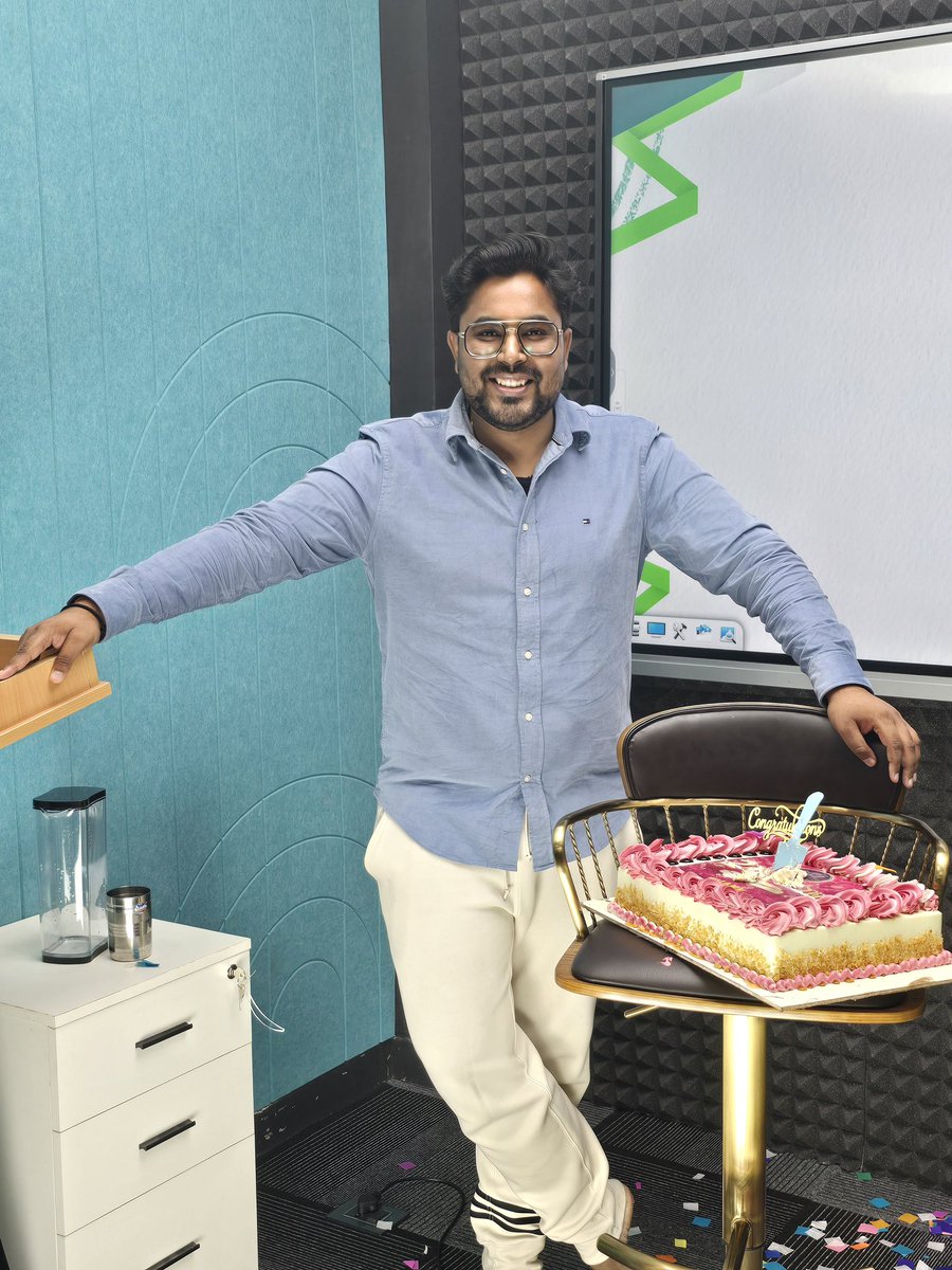 GaganPratapMath's tweet image. **“2 Million Strong! ❤️🚀
आप सभी के भरोसे, प्यार और मेहनत की वजह से
आज Selection Way YouTube channel इस मुकाम पर पहुँचा है।

ये सिर्फ़ हमारा चैनल नहीं—
आपके सपनों, आपकी मेहनत और आपके selection की कहानी है।

Thank you, Railway, SSC, Police, …
हर उस बच्चे का धन्यवाद,
जो रोज़ मेहनत…