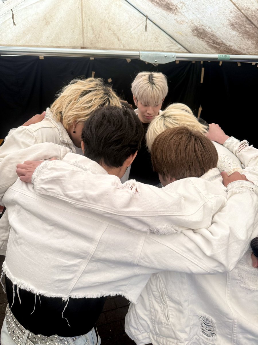 mi6_fv's tweet image. ／
   電気通信大学【調布祭】
          @chofusai 
＼

MI6のライブを観てくれた皆様
ありがとうございました✈️💨

🎶『HELLO WORLD』サブスク配信
tunecore.co.jp/artists/mi6

📸３枚目→メンバーが描いたドラえもんはどれでしょう

#MI6 #電気通信大学 #調布祭