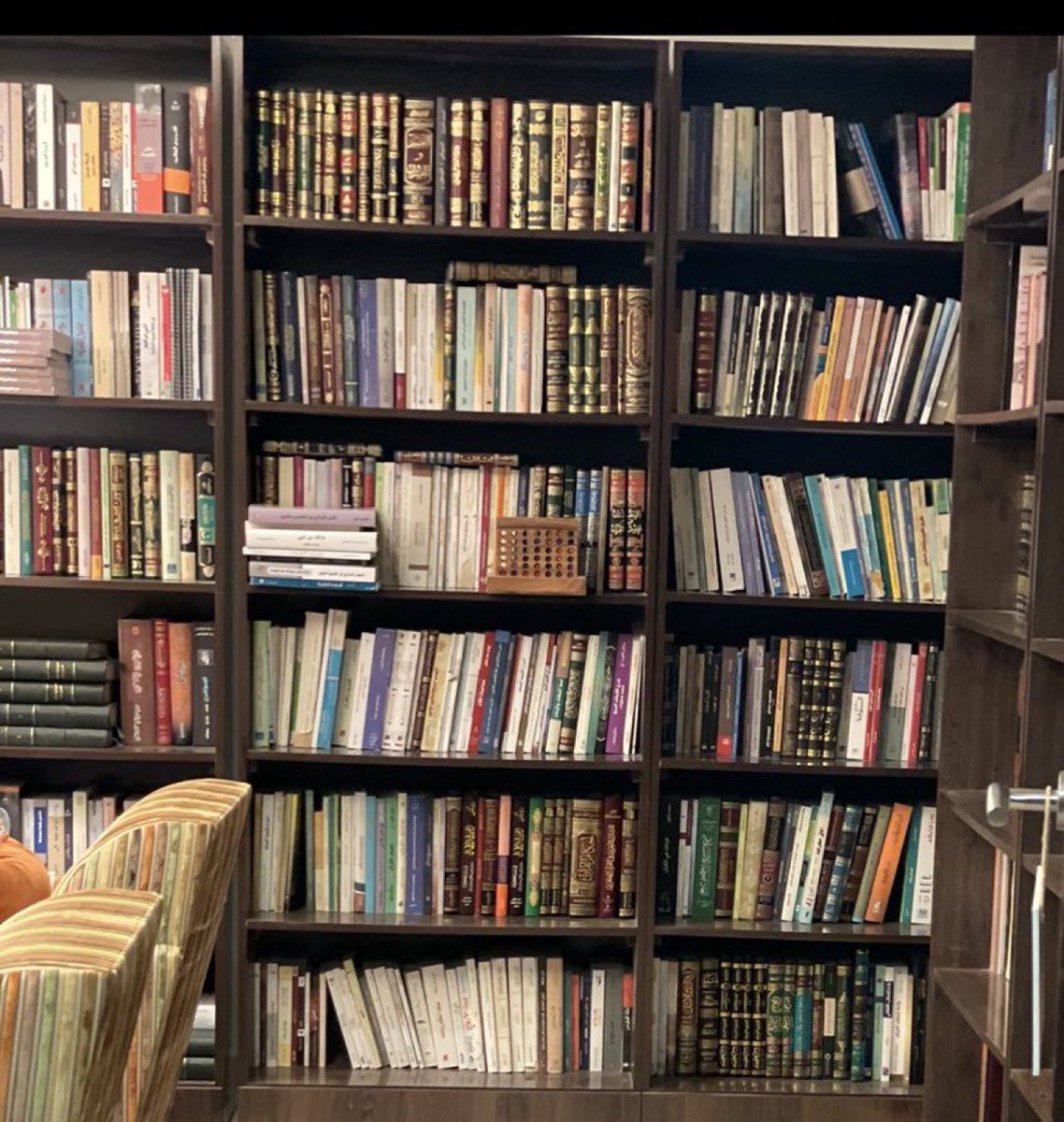 Intellect_n_'s tweet image. ولو نظرت إلى أمنيتي من نفسي بعد عشر سنوات ..

لوددت أن أرى نورة لا يزال ينبو قدرها ..
ويتسع كمال حنوها، وقلة تكلفها وعمق علومها.
اللهم أشهدني على ذلك ❤️