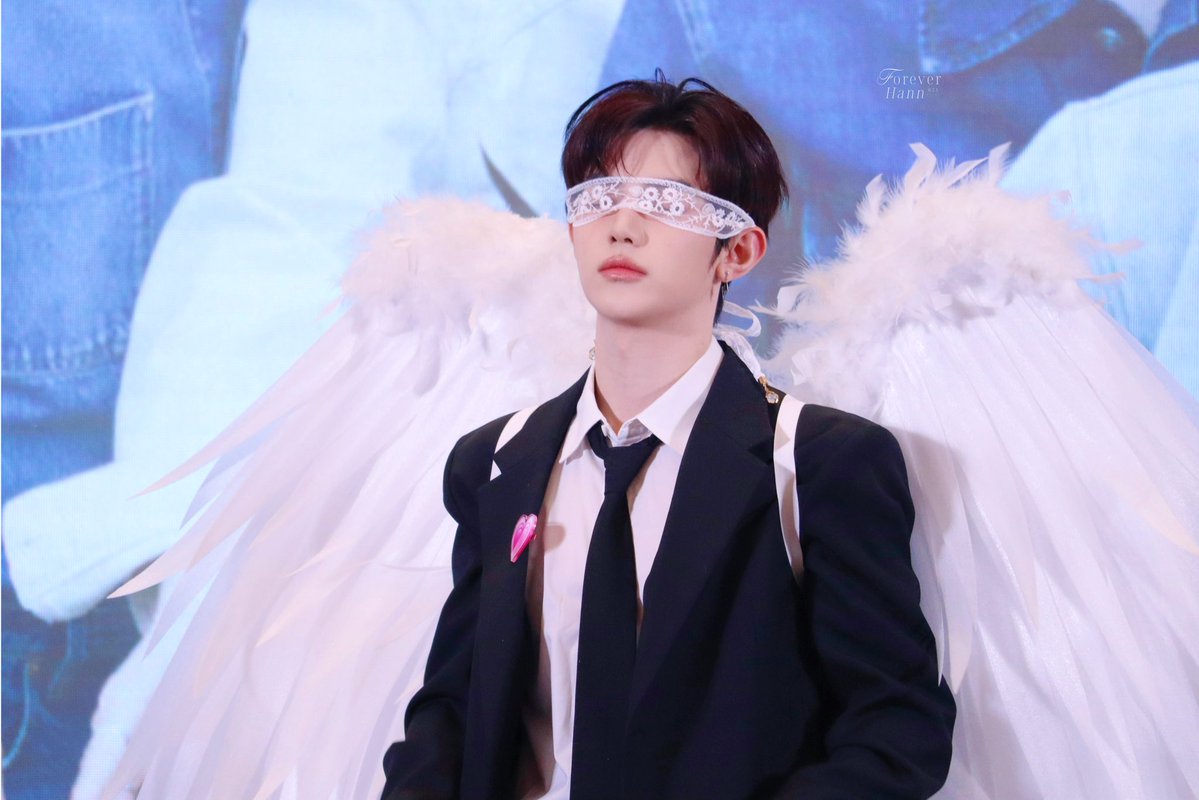 Forever021Hann's tweet image. 20251123 YZY

🪽

#장하오 #ZHANGHAO #章昊 #ジャンハオ 
#제로베이스원 #ZEROBASEONE #ZB1