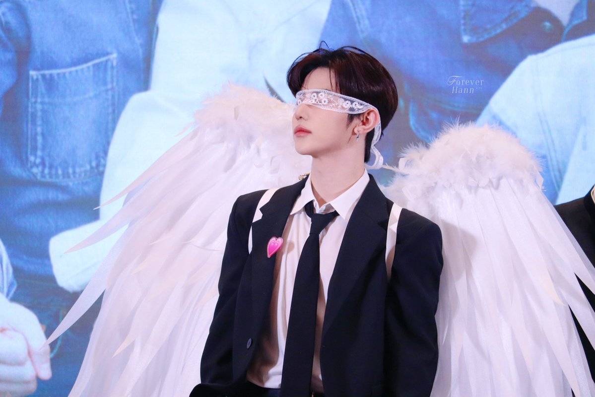 Forever021Hann's tweet image. 20251123 YZY

🪽

#장하오 #ZHANGHAO #章昊 #ジャンハオ 
#제로베이스원 #ZEROBASEONE #ZB1