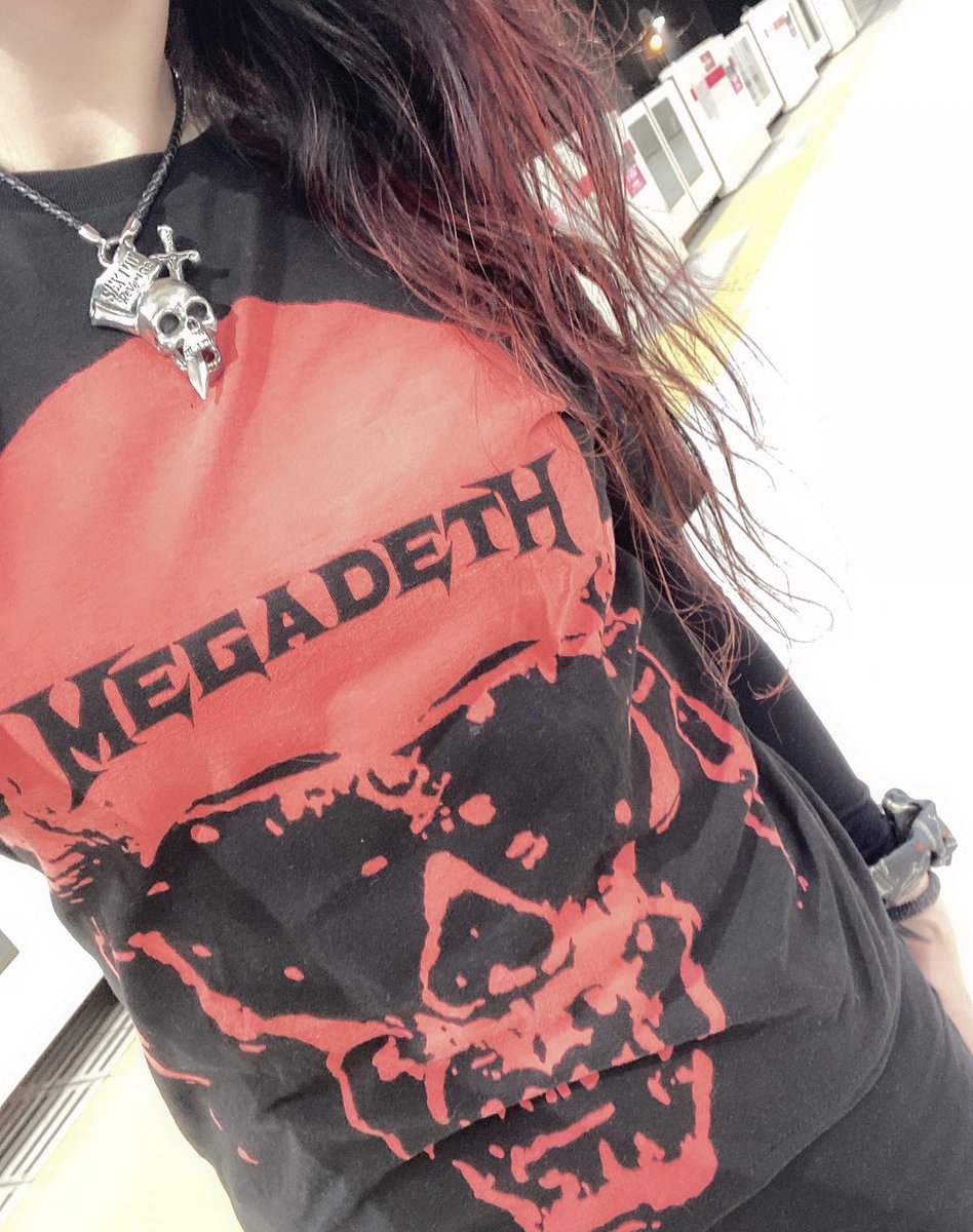 寒いような、寒くないような。
連休中日の今日は、色々と予定変更です！

今日のみーめたん