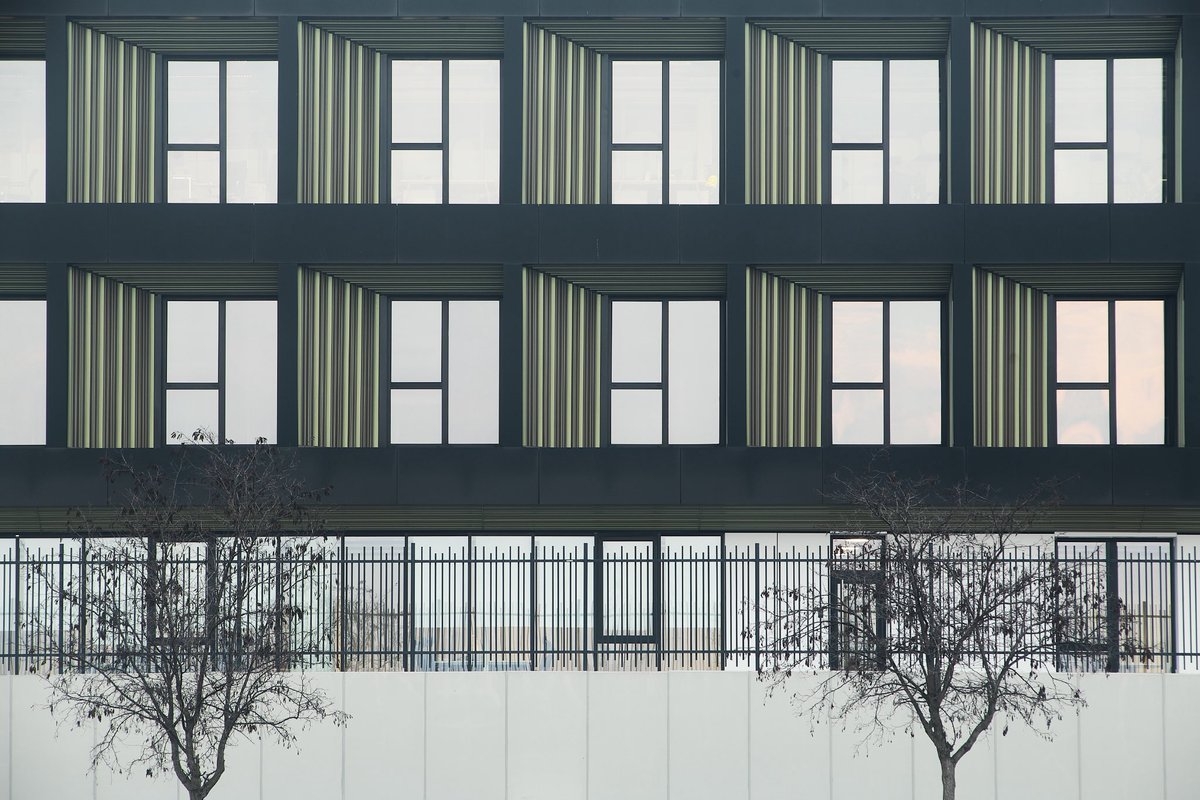 nserranoaullo's tweet photo. El edificio de la Sede Central de PRODESA ha recibido el Accésit en la categoría de mejor proyecto inmologístico, industrial y/o Terciario de los premios de Edificación aragonesa en la  @galaedificacion que organiza el @Coaatz https://t.co/64EsTMrERJ