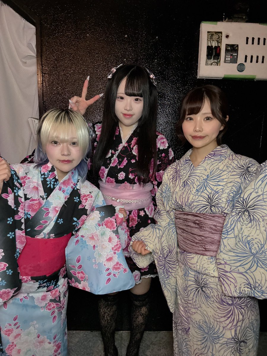 今年最後の浴衣day🎀 チェキ2枚でブロマイド特典あります！ オープン