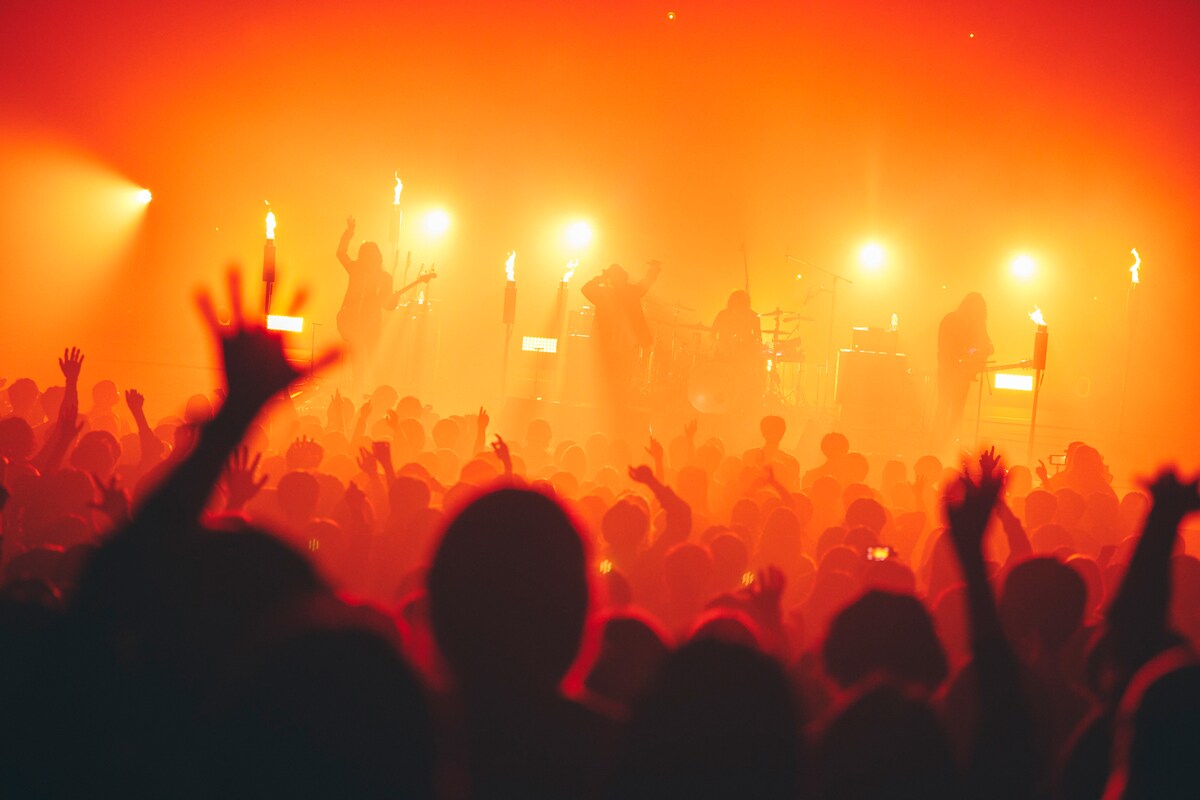 natalie_mu's tweet image. The Novembersが歩んだ20年の軌跡
憧れの渋谷公会堂から新たな“いい未来”へ
natalie.mu/music/news/649…

「そうさ とことんまで行け」
今日まで生きてきた、美しい日々に祝祭を

#TheNovembers