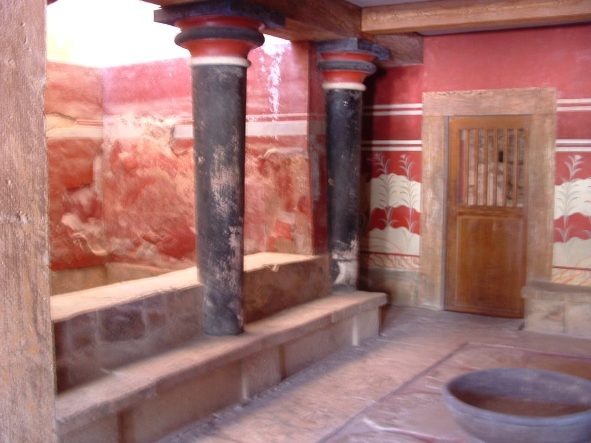ClucianaLuciana's tweet image. The Minoans had running water and flushing toilets 5,000 years ago—history never ceases to amaze me! 🏛️✨
#AncientHistory #ServantOfTheGods #TravelWriting #BookSeries #HistoricalFiction