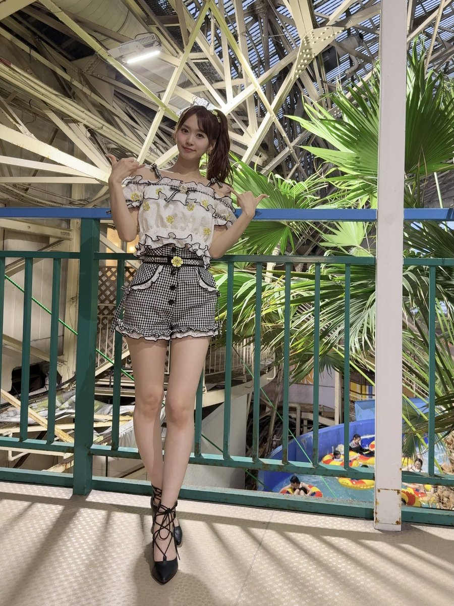 damn she looks good~