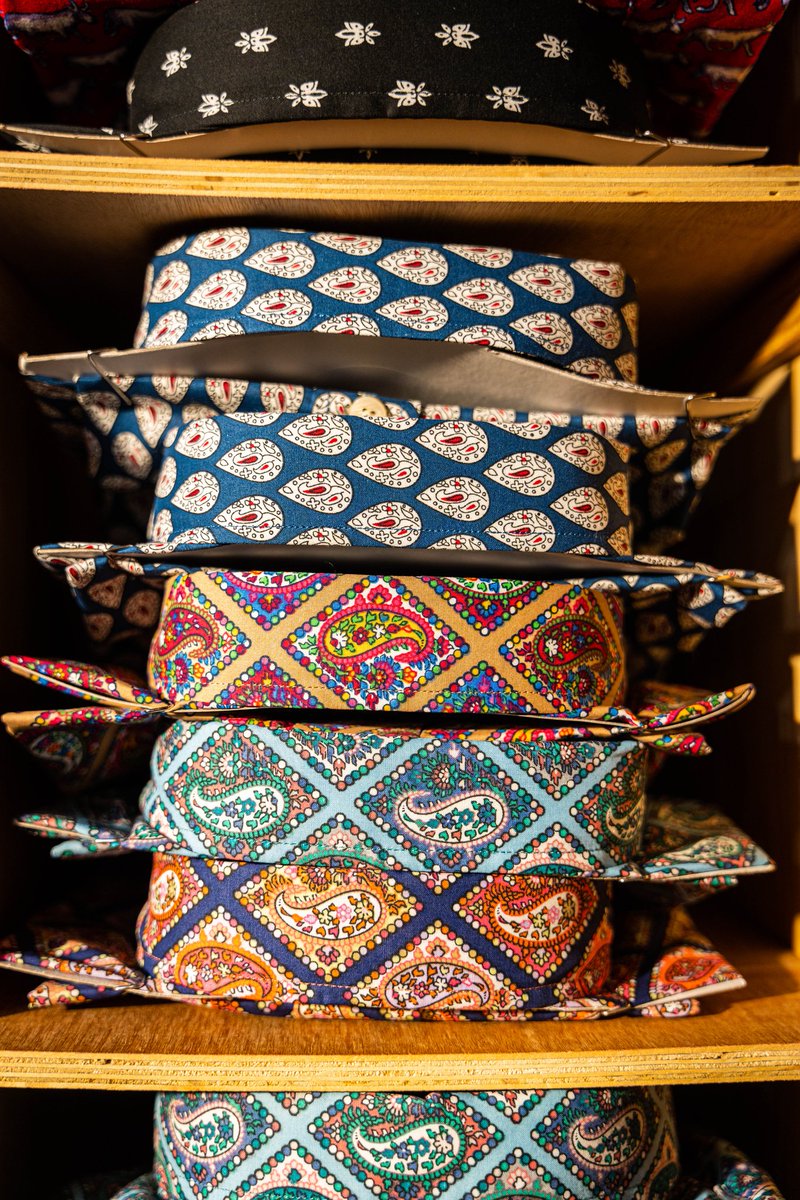 didier_andres13's tweet image. Heureux de m’être rendu hier soir à Provence Prestige, un événement qui met en lumière l’excellence et le savoir-faire provençal. 

Entre artisans passionnés, produits d’exception et traditions vivantes, la Provence révèle sa singularité et la richesse de son identité. 

Fier de…