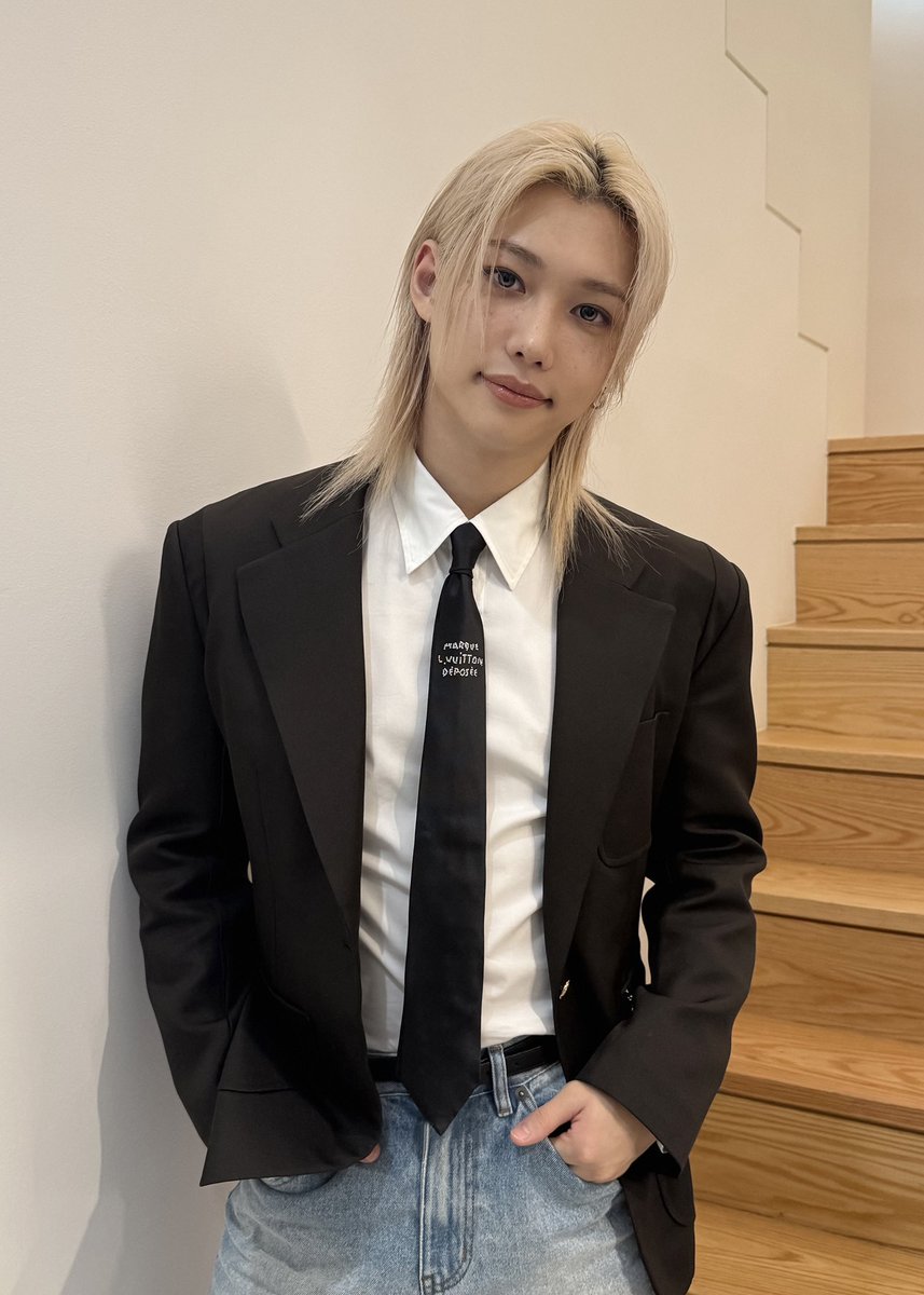 Stray_Kids's tweet image. [SKZ-BEHIND📸] 

진솔한 대화로 마음이 따뜻해졌던 시간💫 

☁ youtu.be/UKR0yAtBd04

#StrayKids #스트레이키즈
#필릭스 #Felix 
#DO_IT
#SKZ_IT_TAPE
#Do_It
#신선놀음 #DIVINE
#엄정화TV
#StrayKidsComeback
#YouMakeStrayKidsStay