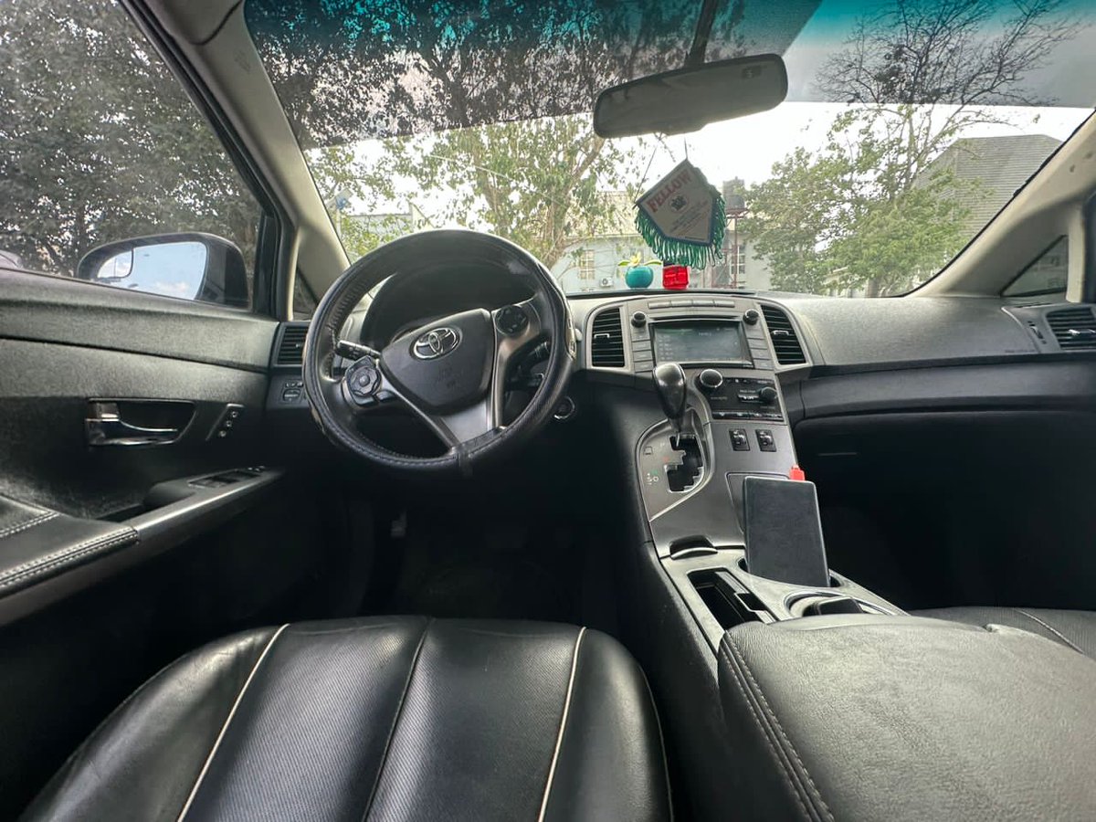 DodoMotorsNg's tweet image. Crystal clean 2015 Toyota VENZA XLE V6 @17m Abuja