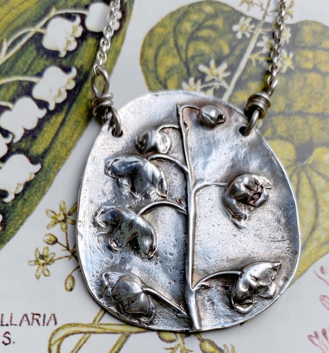 silverpebble's tweet image. I make each of my flower necklaces by casting real flowers in recycled silver:
snowdrop,bluebell, lily of the valley, wild carrot, forget me not seedheads,tiny heather wreaths. 
I also hand-sculpt much-loved bird species to make tiny wearable versions: wren, blackbird, swift.
20%…