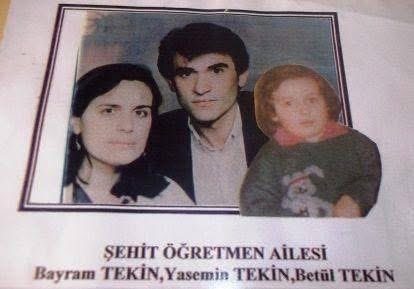 25 Ekim 1993’te, Bitlis, Düzköy’ünde PKK’lı teröristler öğretmen Yasemin Tekin, eşi Bayram Tekin ve 3 yaşındaki çocukları Betül Tekin’ i katlettiler. Yasemin Tekin katledildiğinde 8 aylık hamile idi.
 
Bir aileyi katleden PKK terör örgütünün tetikçilerinden Sami Demirkıran daha
