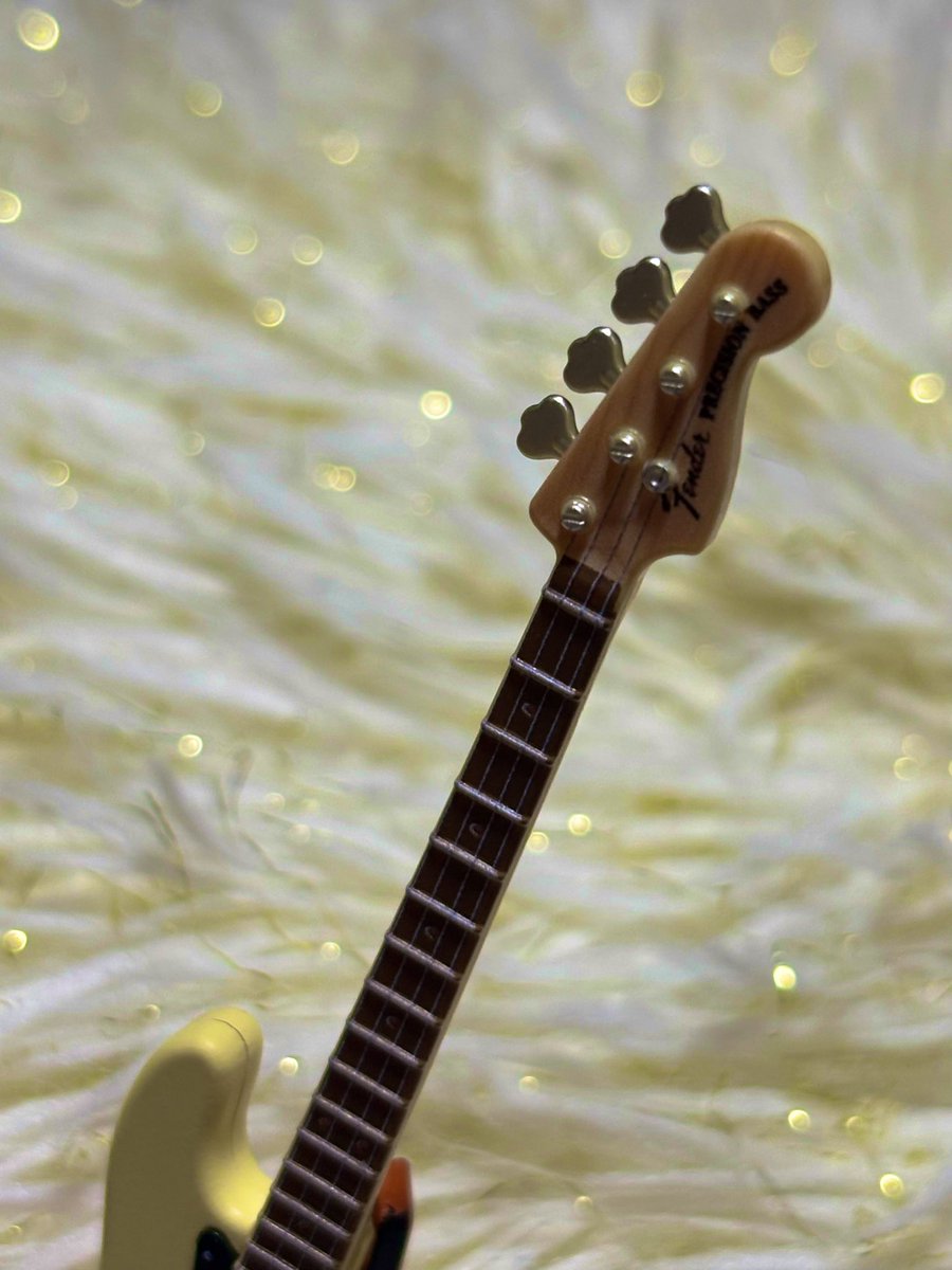 SODEnoQ's tweet image. 買っちゃった🤍(？)
70s precision Bass Vintage White

 #fender