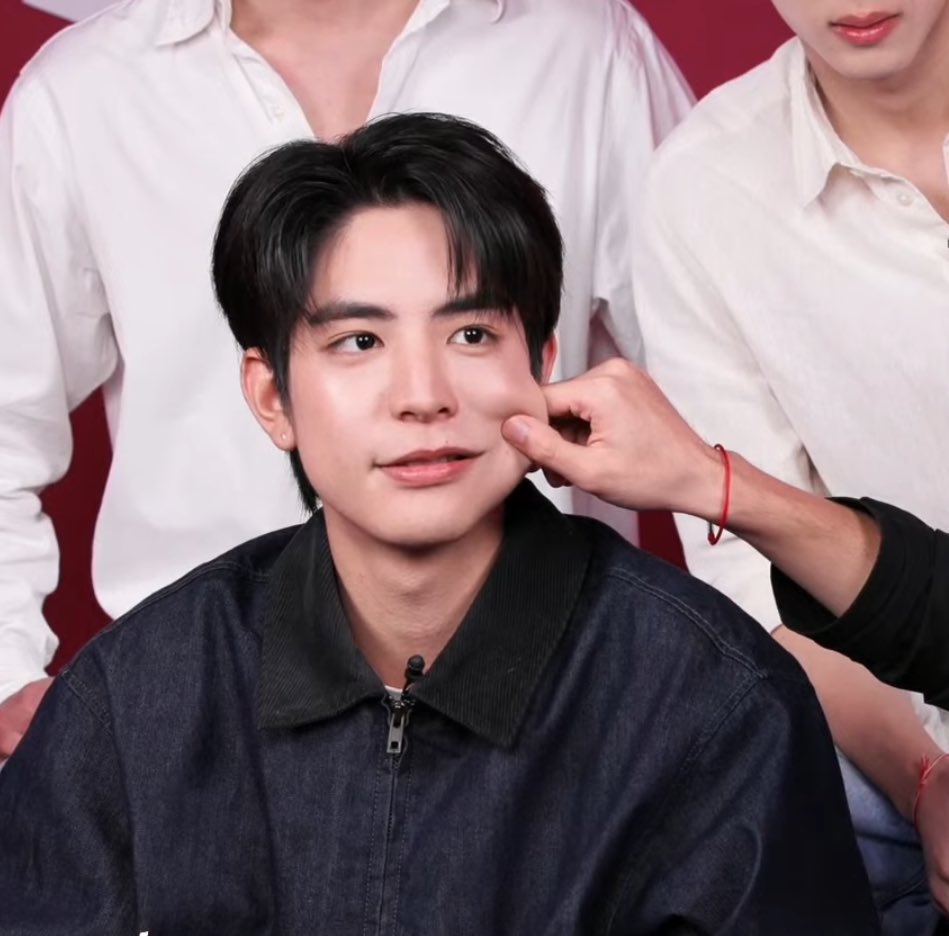 น้องซีแก้มนุ่มจริง ๆ ด้วยยืนยันโดยคุณคีน 🫳🏻🐈‍⬛

HEAD 2 HEAD SERIES EP5

#H2HseriesEP5