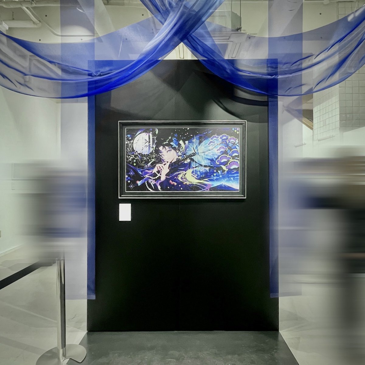 #風李たゆ個展 行きました🦋
全ての作品が美しく素敵でした！
額装や素材、多層印刷の立体感も綺麗で、たゆ先生の繊細なイラストの質感そのものが存在していて圧倒されました

ふたばの奥二重大好きですの話を直接させていただくという長年の夢も叶いまして、貴重な時間でした ありがとうございました