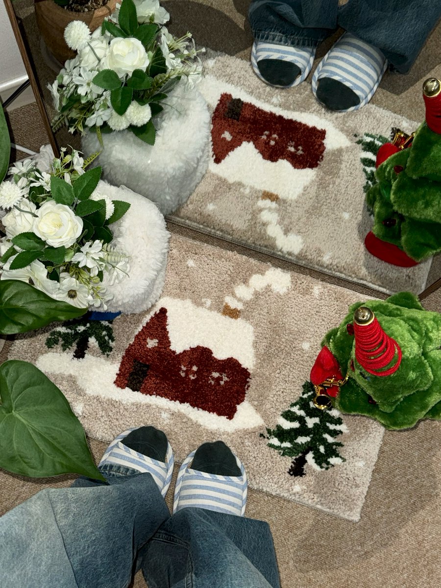 멤버들 집 문고리에 미스트 직접배송 ㅋㅋㅋ우리언니 찐으로 아날로그식가정방문산타였잖아,,... 너무 기엽고 따수운썰이다