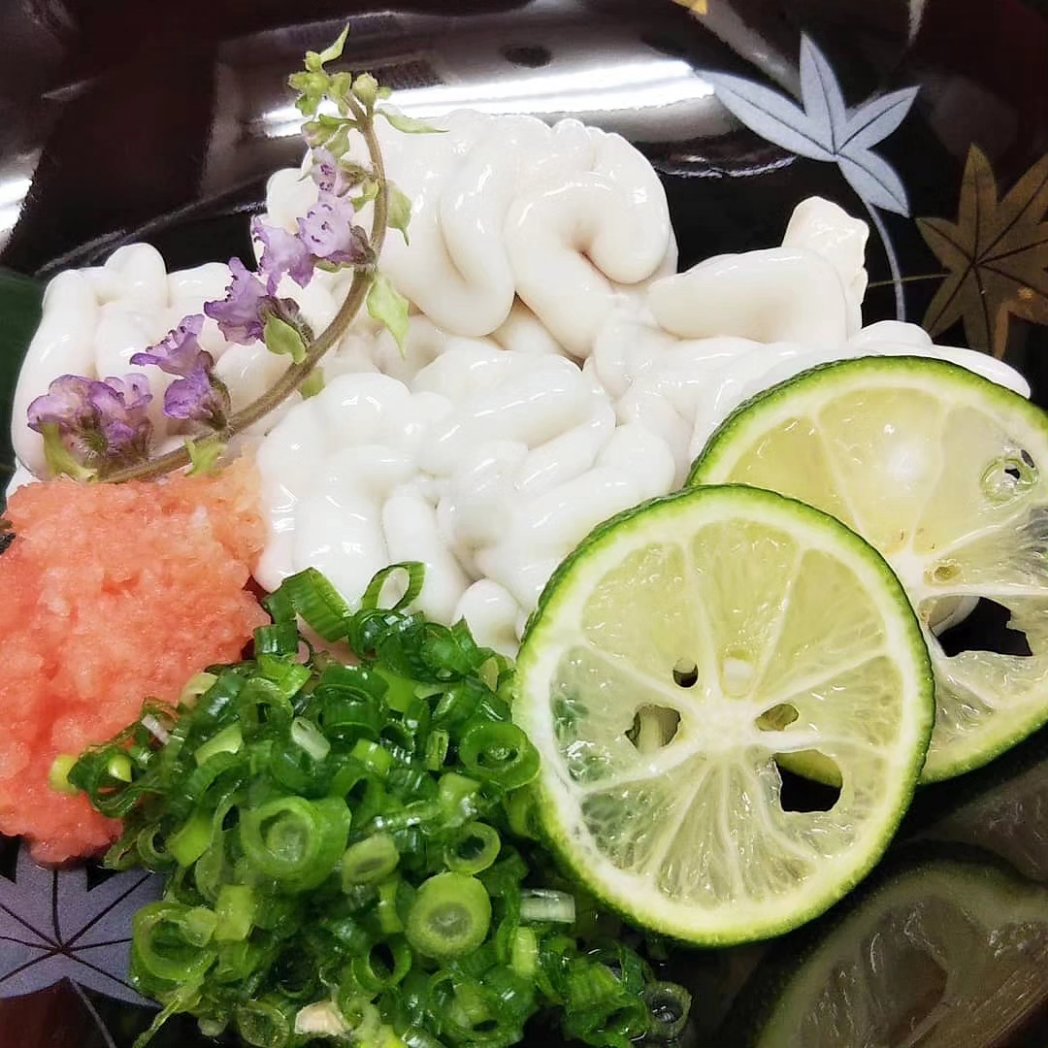 kisobaseisuke's tweet photo. 生そば清助で御座います。
秋メニューが間もなく終了となります。

松茸や鱧を使用した天麩羅やお吸い物、季節限定セットメニューが終了致します。

今週より冬の食材を使用したメニューが始まります。
【メヒカリの天麩羅】
【鶏つくねと冬野菜の甘辛仕立て】
【真鱈白子ポン酢】
【真鱈白子天麩羅】 https://t.co/I74V9HZ0GV