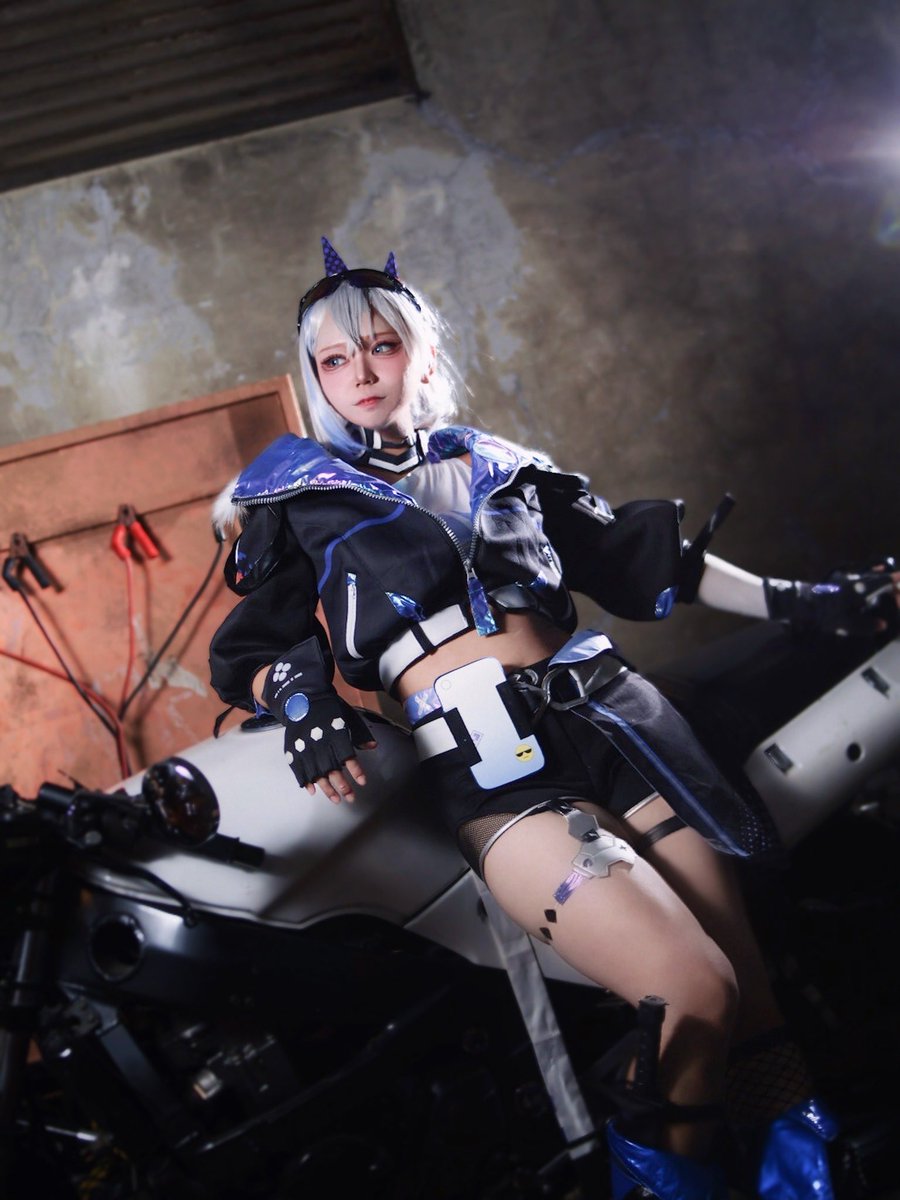 おそほー！
列車VSハンター併せしてきた!!!
みんな可愛い&amp;かっこよくてしんどかったぜ。自撮り無かったから速報用に貰った銀狼⬇️

 #ママ不在の列車VSハンター併せ1123