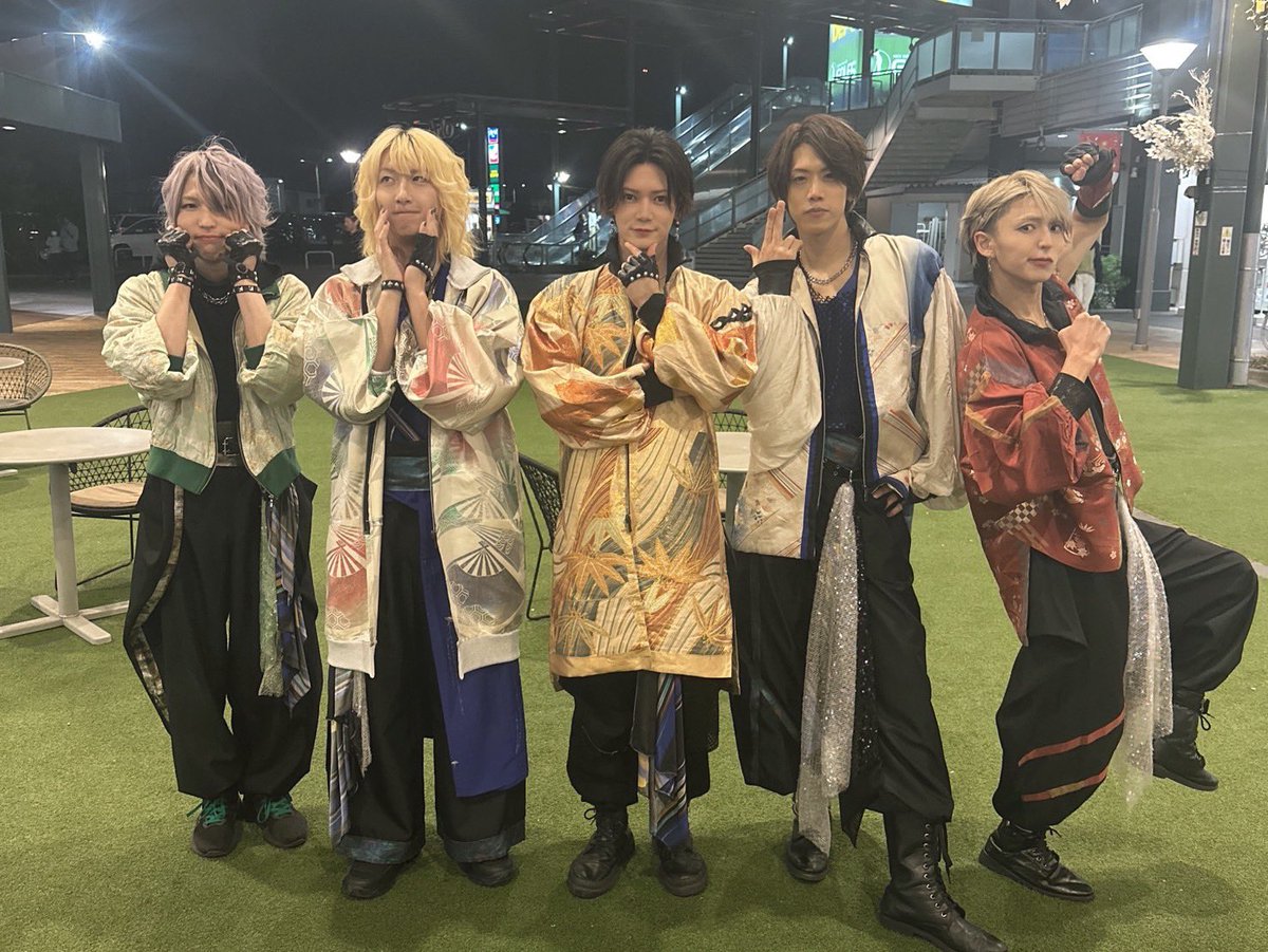 XLAMP_SHiN_'s tweet image. #アリオ加古川 ありがとう🌟

めっちゃ沢山の人が見てくれた😉

明日はツアーin大阪楽しもう☺️
兵庫県、お気に入りです👏

今日のセトリ↓
1.from&quot;X&quot;
2.戦国乱世
3.戦友よ
4.夢魅桜
MC
5.狂炎舞
6.TAMASHII ONDO！

1.from&quot;X&quot;
2.BADKIDS
3.勿忘草
4.WINDOM ROAD
MC
5.ひらひら
6.ホコリ
7.宴

#XLAMP