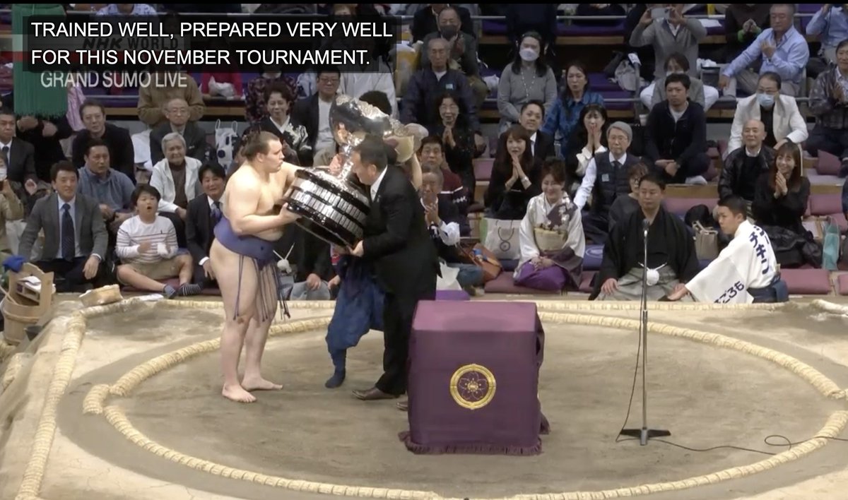 KorsunskySergiy's tweet photo. YES! YES! YES! Aonishiki won his first tournament! Ganbare! Incredible rikishi! https://t.co/Rs4NCecJDr