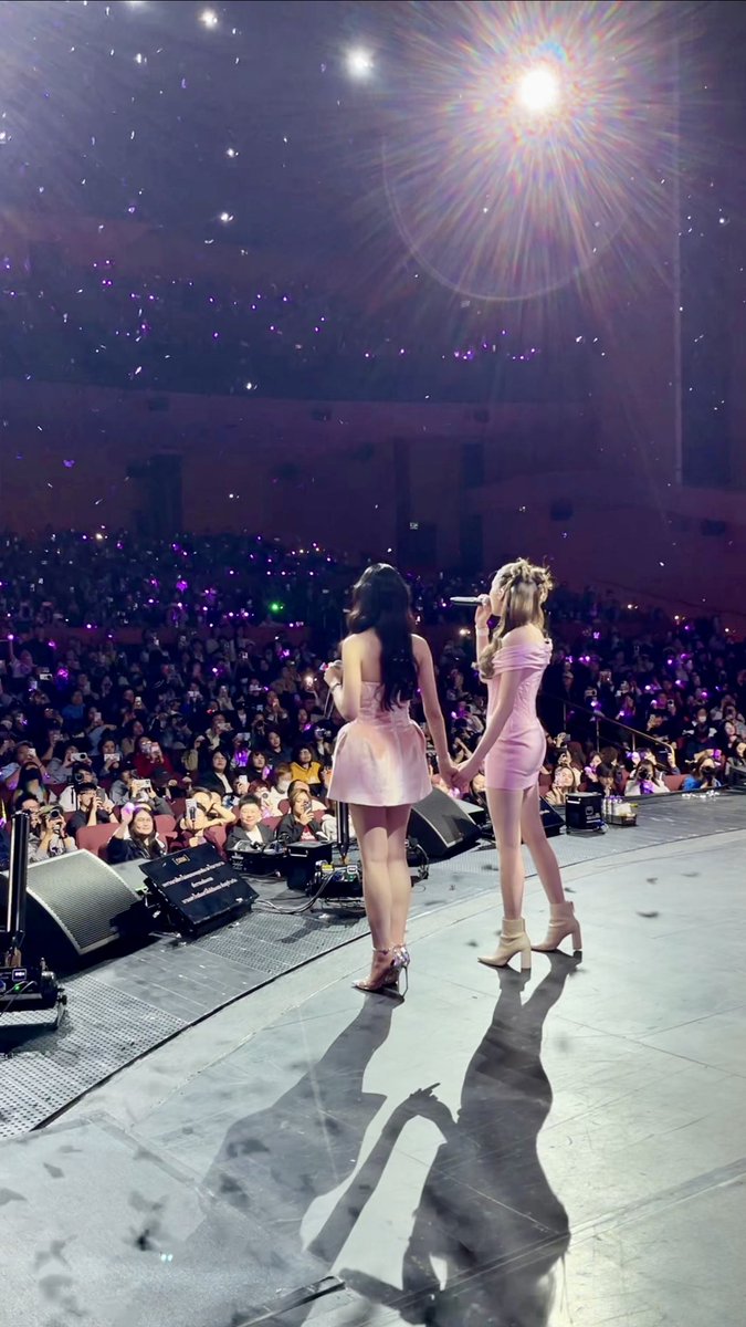 OnlyYouSeriesTH's tweet image. จากนี้ไปจนนิรันดร์ …

LINGORM ONLY YOU MACAU D2
#LingOrmMacauMeetD2
#หลิงออม #LingOrm