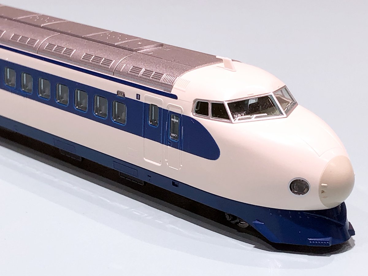 特製完成品といたしましてTOMIXの0系1000番台16両フルセットをご用意