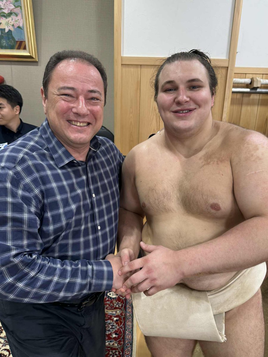YES! YES! YES! Aonishiki won his first tournament! Ganbare! Incredible rikishi!