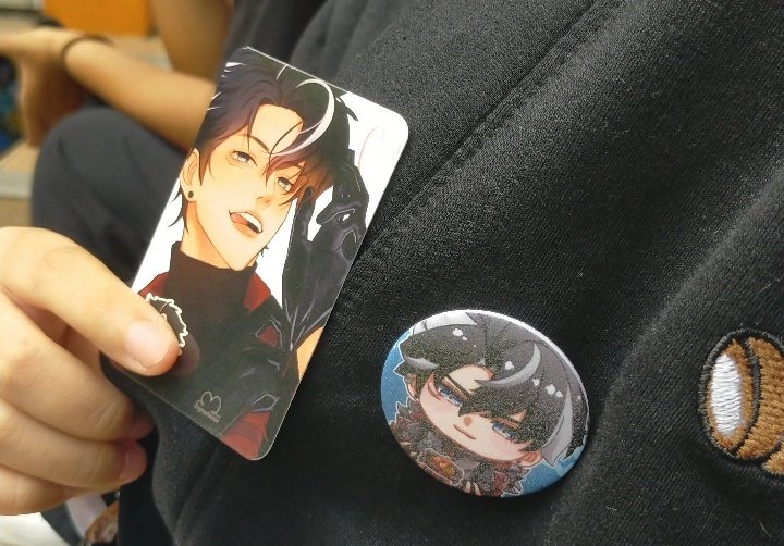 DearUUU_'s tweet image. Hehehe.. mumpung lagi event, jadi sekalian aja hunting merch oshi 🫶🏻

Happy birthday Rizzley 👀🐺💙

#リオセスリ生誕祭2025 #Wriothesley #GenshinImpact